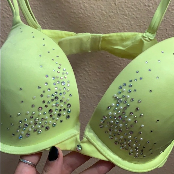 Victoria’s Secret Neon Yellow - Green Bra - Picture 2 of 5